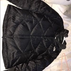 Size S women’s north face down winter coat.